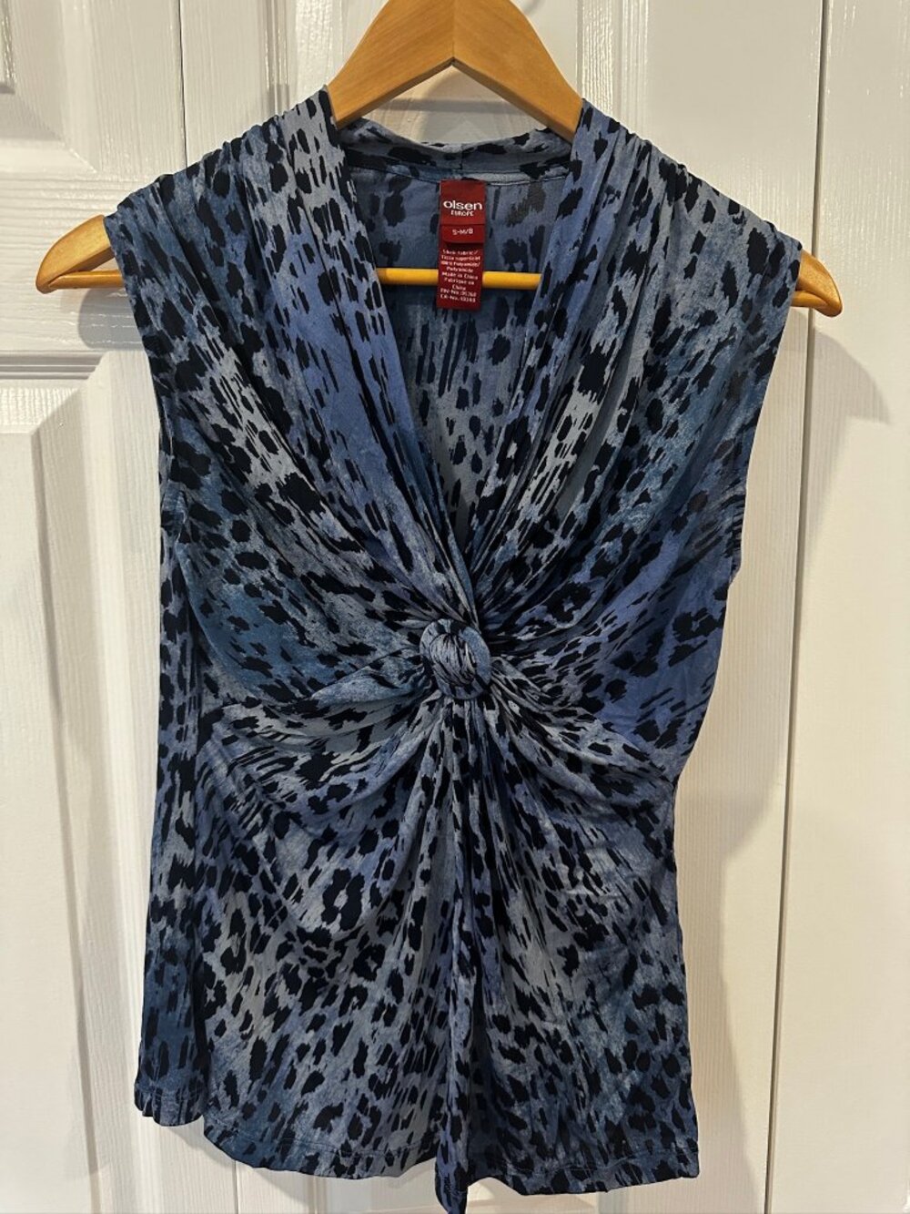 Olsen Europe Blue Animal Print Twist Front Sleeveless Top Size S/M (US 8)